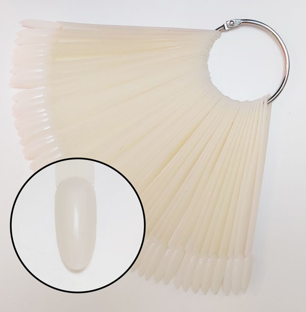 Nagelfächer mit 50 Nailtips in Mandelform die alternative zur Nagellackkarte